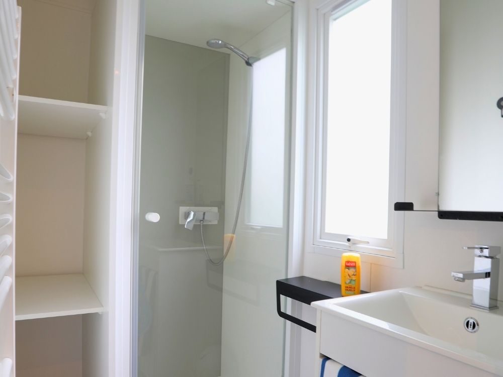 Camping-Paradis-en-Baie-de-Somme-Le-Val-de-Trie-Camping-avec-piscine-et-animations-4-etoiles-en-Picardie-Location-Cosy-Famille-2 Cottage Cosy Famille