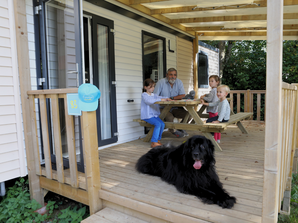 Camping-Paradis-en-Baie-de-Somme-Le-Val-de-Trie-Camping-avec-piscine-et-animations-4-etoiles-en-Picardie-Location-standing-1 Cottage Standing