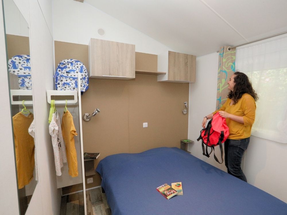 Camping-Paradis-in-Somme-Bay-Le-Val-de-Trie-Campsite-with-Pool-and-Activities-4-Star-in-Picardy-Cosy-Comfort-Plus-Rental-3 Cottage cosy confort+