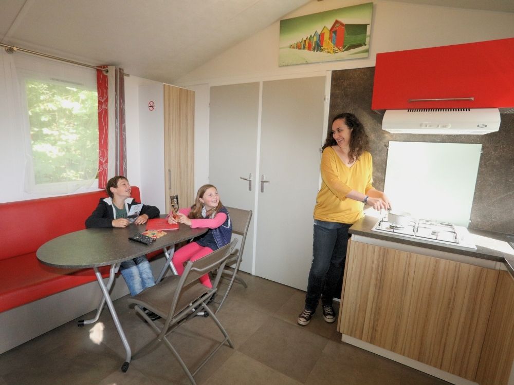 Camping-Paradis-in-Somme-Bay-Le-Val-de-Trie-Campsite-with-Pool-and-Activities-4-Star-in-Picardy-Cosy-Comfort-Rental-2 Cottage cosy confort