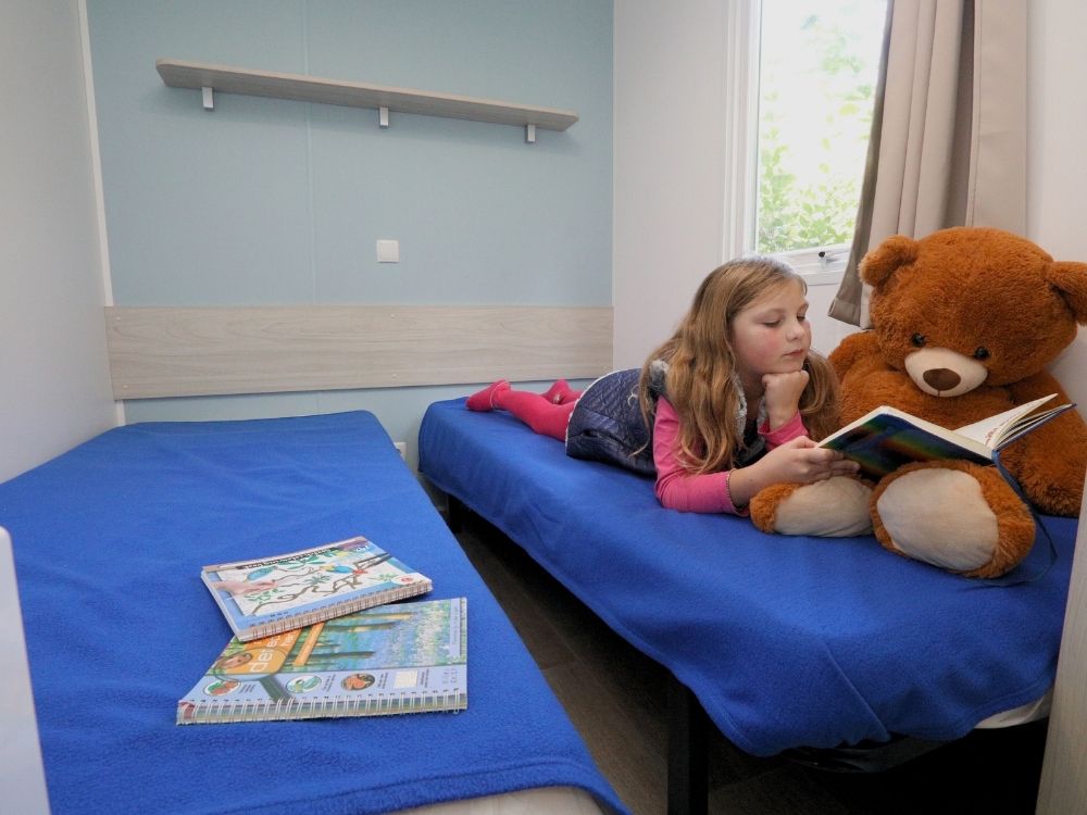 Camping-Paradis-in-Somme-Bay-Le-Val-de-Trie-Campsite-with-Pool-and-Activities-4-Star-in-Picardy-Cosy-Comfort-Rental-4 Cottage cosy confort