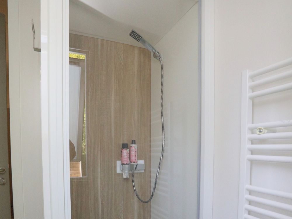 Camping-Paradis-in-Somme-Bay-Le-Val-de-Trie-Campsite-with-Pool-and-Activities-4-Star-in-Picardy-Cosy-Comfort-Rental-5 Cottage cosy confort