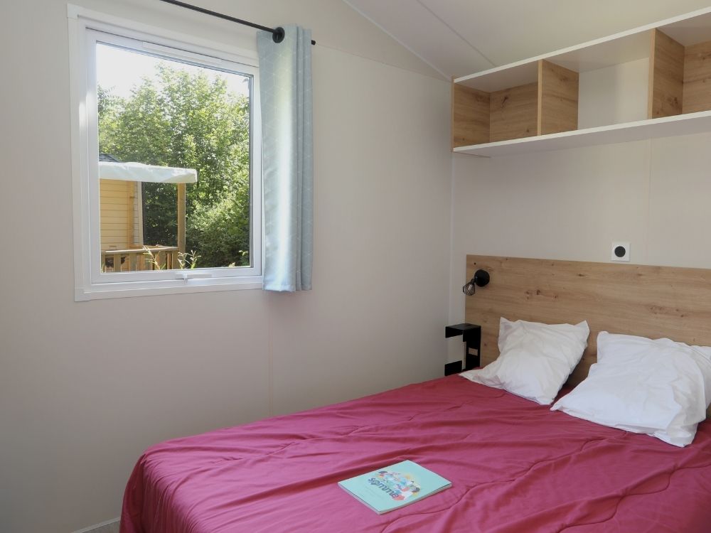 Camping-Paradis-in-Somme-Bay-Le-Val-de-Trie-Campsite-with-Pool-and-Activities-4-Star-in-Picardy-Standing-Plus-Rental-2 Cottage Standing +