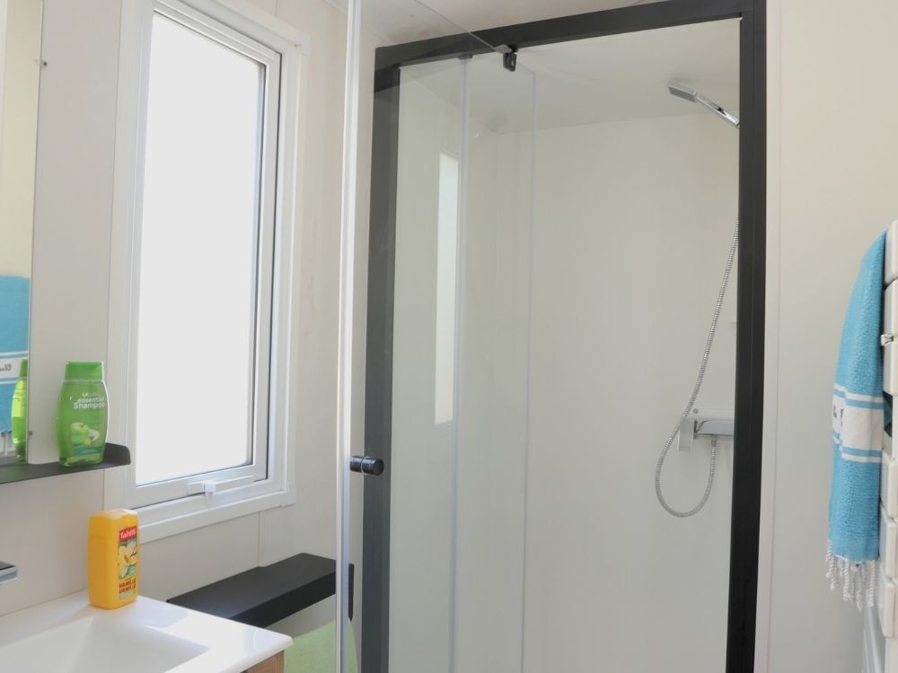 Camping-Paradis-in-Somme-Bay-Le-Val-de-Trie-Campsite-with-Pool-and-Activities-4-Star-in-Picardy-Standing-Rental-5 Cottage Standing